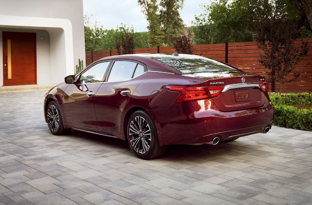 Maxima 2016 Nissan Maxima red