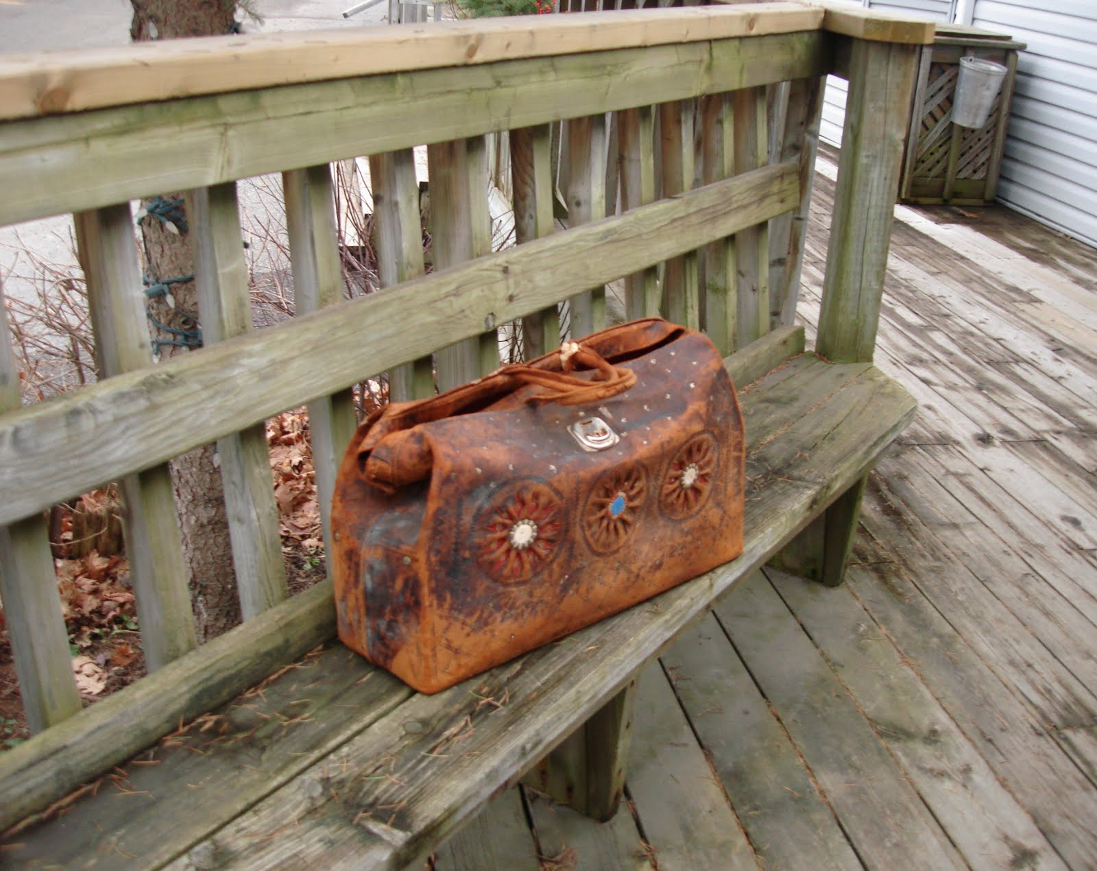 VINTAGE TREASURES AND MORE VERY VERY OLD LEATHER BAG