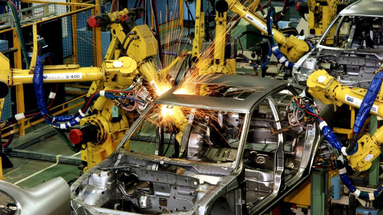 В машиностроении занято занятых в промышленности