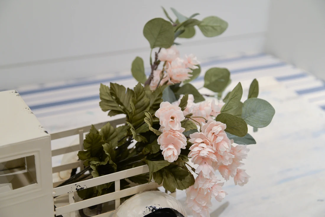 spring DIY, pickup truck planter, tips on arranging faux flowers