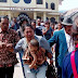 Suami Nikah Lagi, Wanita Ini Gendong Anak Datangi Gereja Nangis Histeris