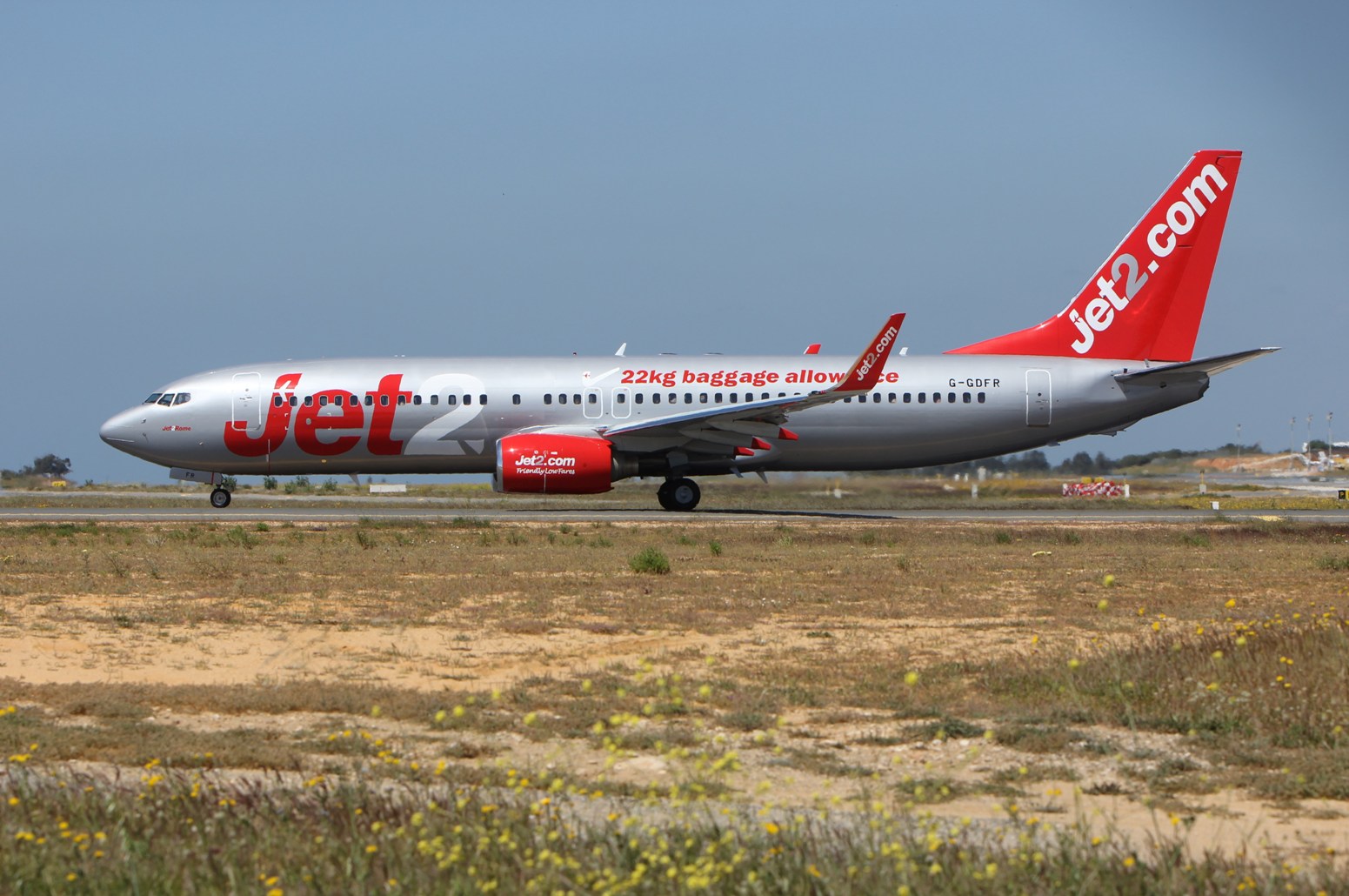 Flyingphotos Magazine News JET2 B737800, GGDFR "22kg Baggage"