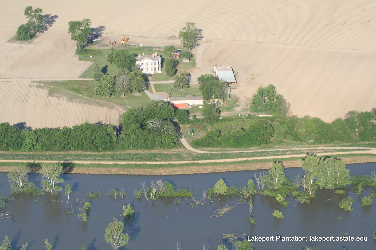 Lakeport Plantation Mississippi River is Risin' 2011