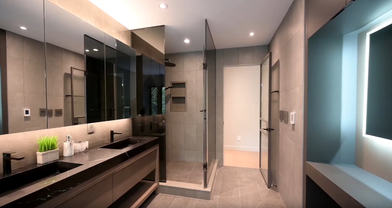 37 Photos vs. 2587 St Clair Ave E, East York, ON Luxury Home Interior Design Tour
