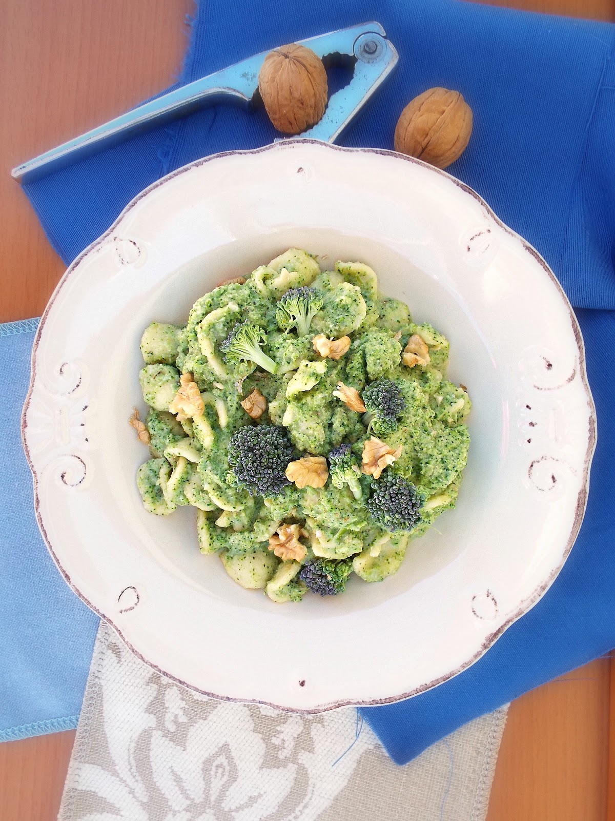 Orecchiette al pesto di broccoli e noci