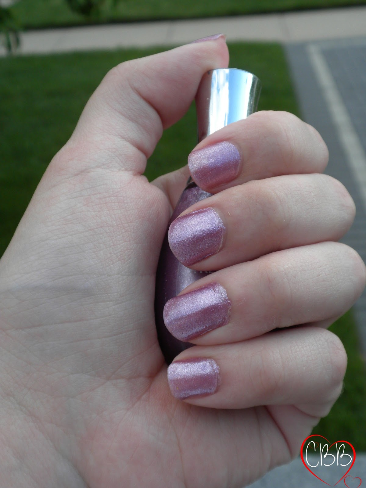 omdraaien Emuleren conversie Sammi the Beauty Buff: Review: Sally Hansen Diamond Strength Nail Color in  Forever Lilac