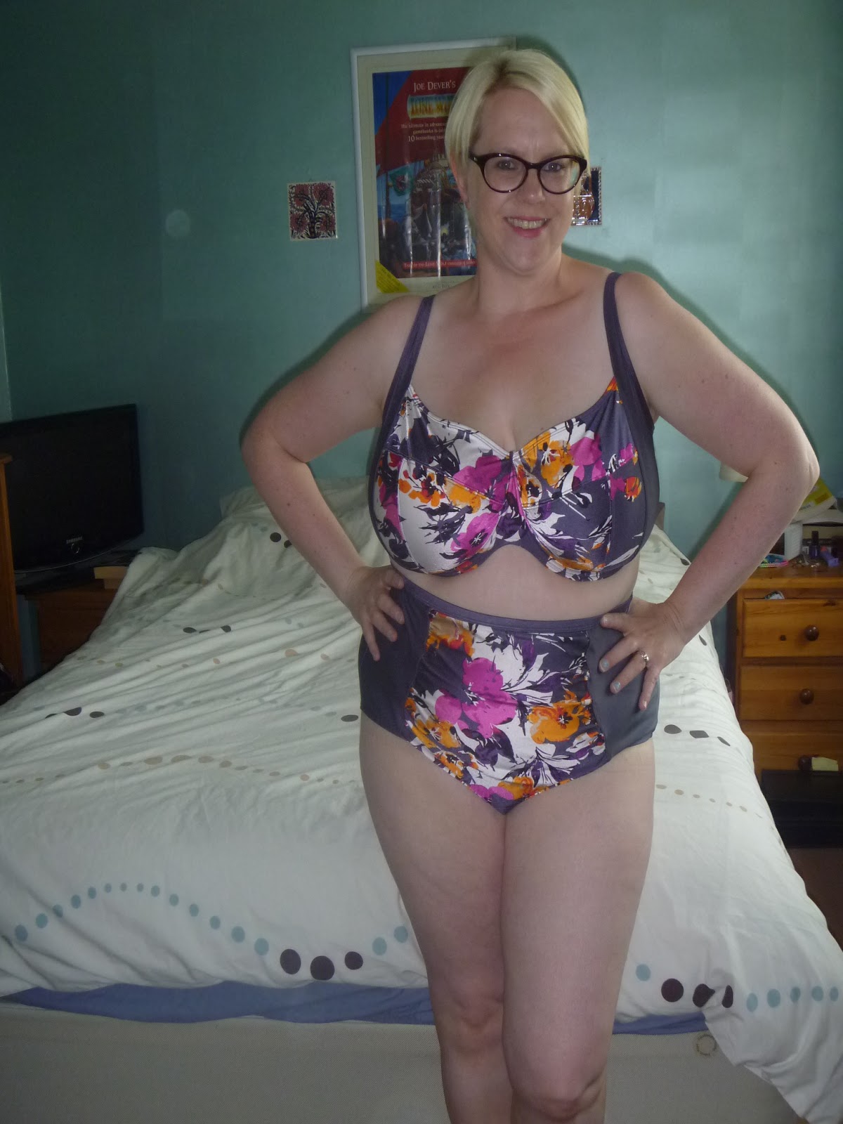 Busty bikini blog Busty bikini blog
