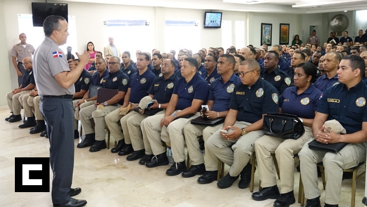Agentes DICAN andarán con cámaras y usarán pistolas taser (corrientazo) Agentes DICAN andarán con cámaras y usarán pistolas taser (corrientazo)