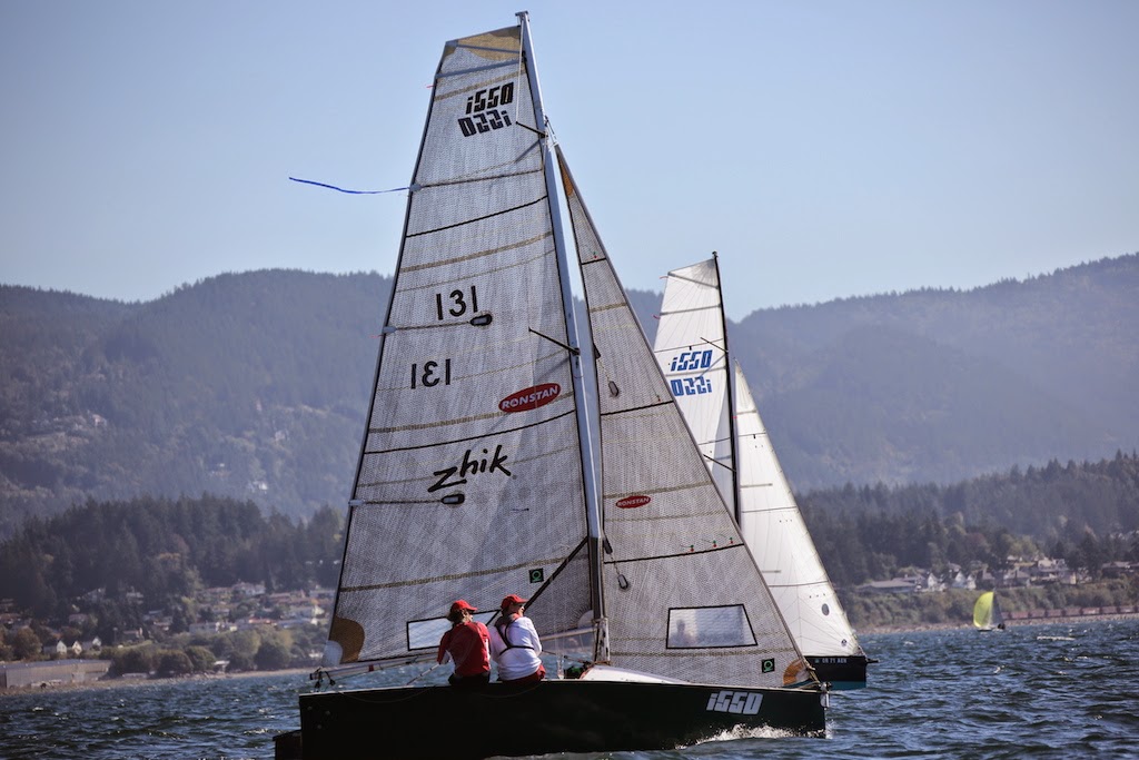 i550 sailboat review