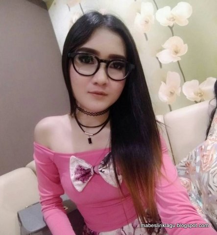 Nella Kharisma - Pisah Nella Kharisma - Pisah