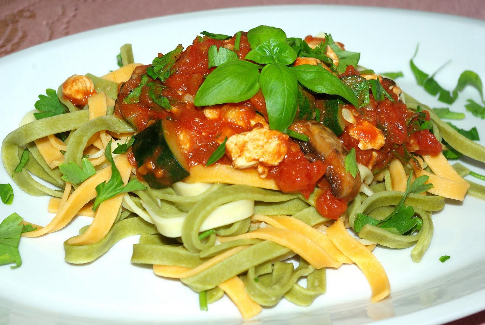 Kulinarne Szaleństwa Evity Kolorowe danie z Makaronem