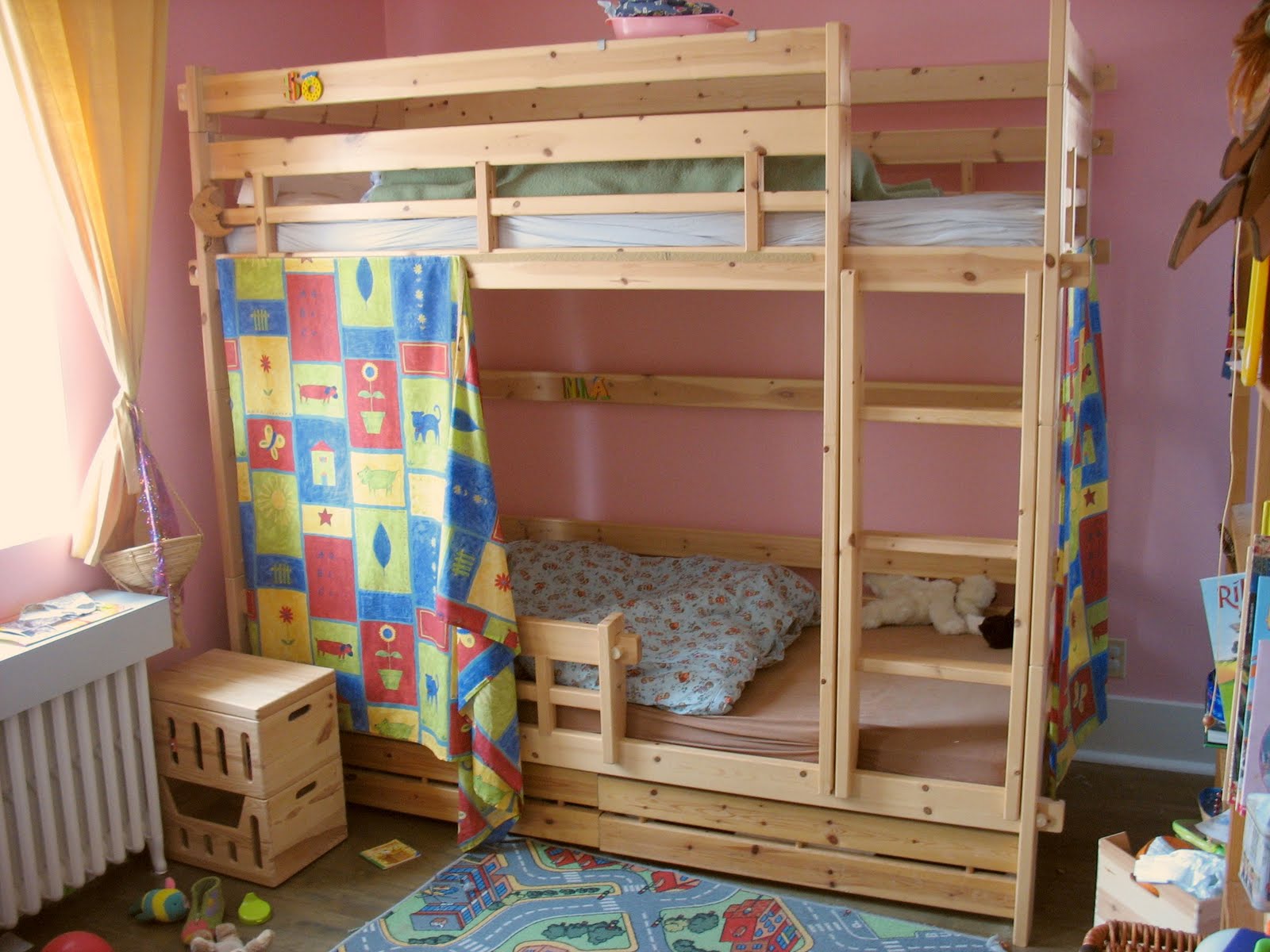 My Words Pracob Cooparat เตียงสองชั้น (Bunk Bed)
