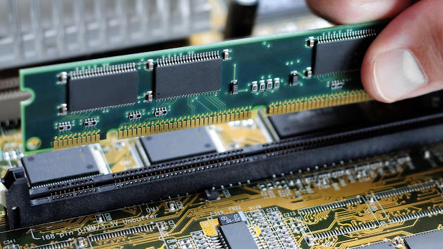 Media Penyimpanan Data RAM Media Penyimpanan Data RAM