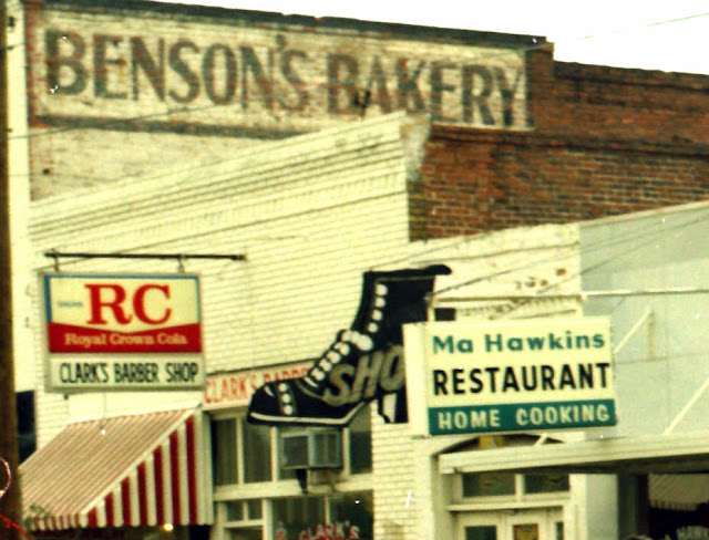 THE ET CETERA CHRONICLES SIGNS, SIGNS, EVERYWHERE A SIGN