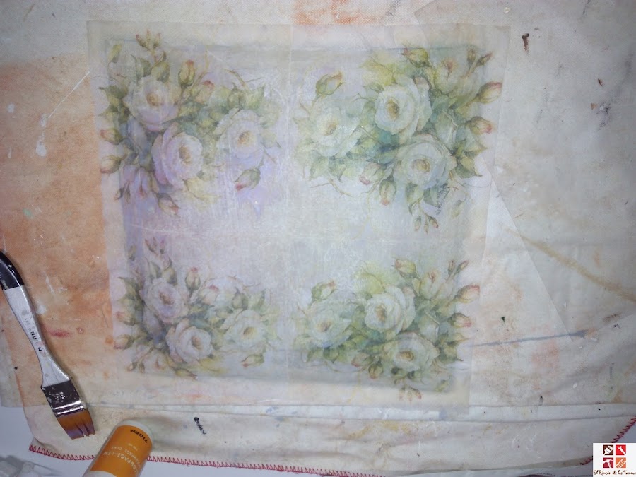 plato cristal con técnica decoupage