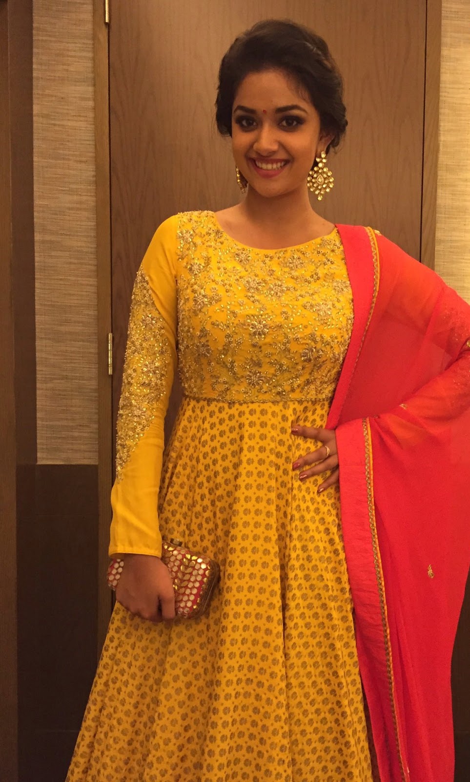 keerthi suresh hot hd wallpapers keerthi suresh hot hd wallpapers