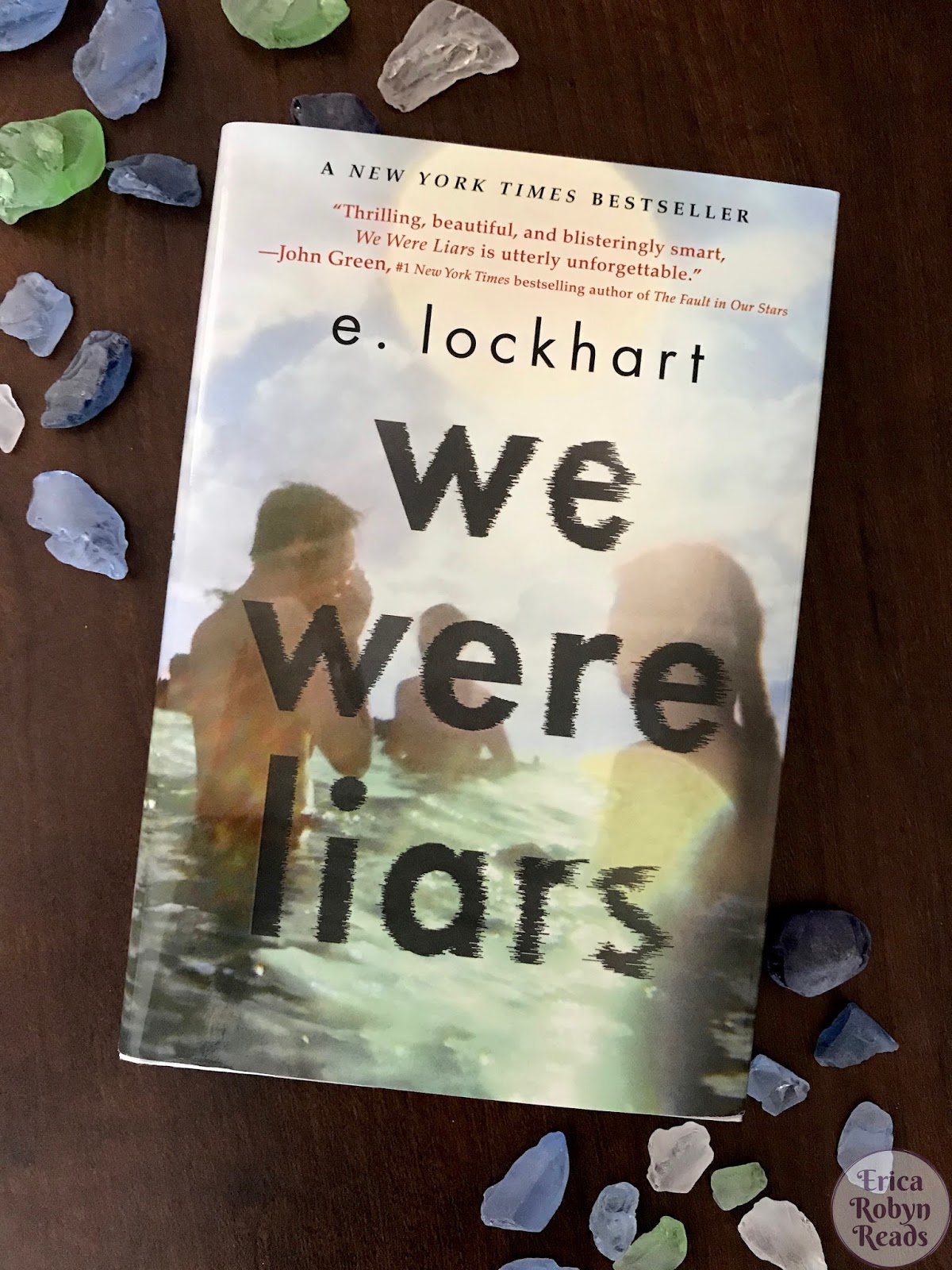 Book Review] We Were Liars by E. Lockhart - Erica Robyn Reads