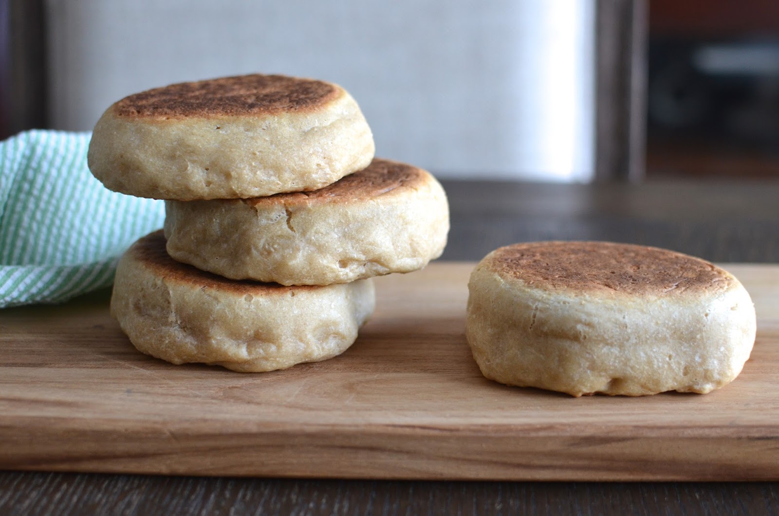 Playing with Flour: Easy English muffin recipe!
