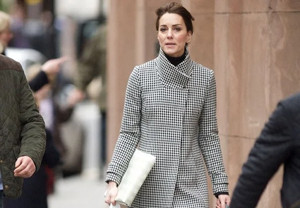 Kate Middleton stepped out for a christmas shopping trip at John Lewis in Chelsea