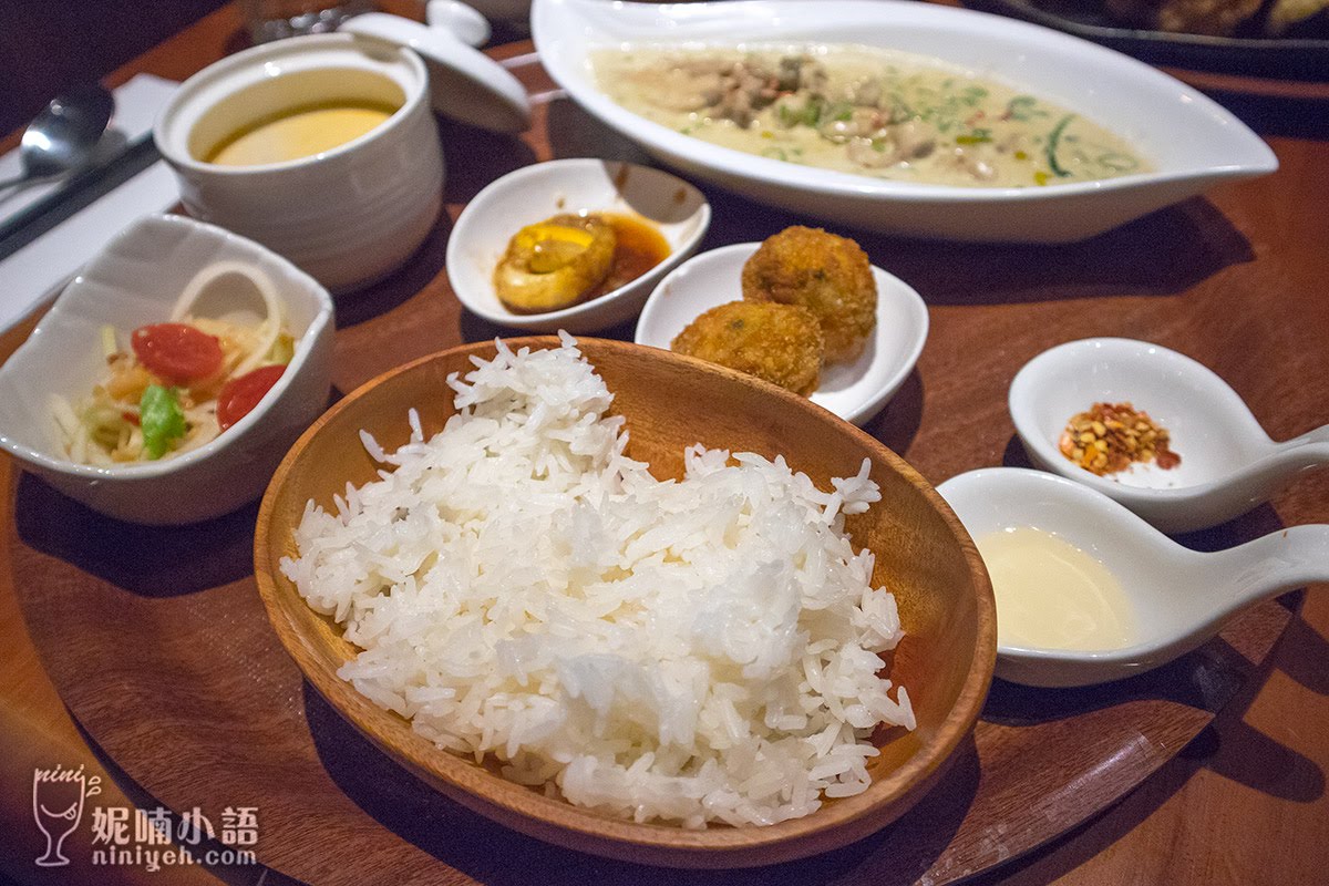 【台北南港】THAIHAND右手餐廳。新泰式風格膳食料理 【台北南港】THAIHAND右手餐廳。新泰式風格膳食料理