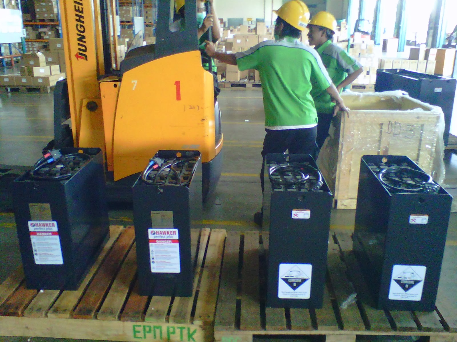 JUAL BATREY FORKLIFT ELEKTRIK BATTERY AKI FORKLIFT KOMATSU