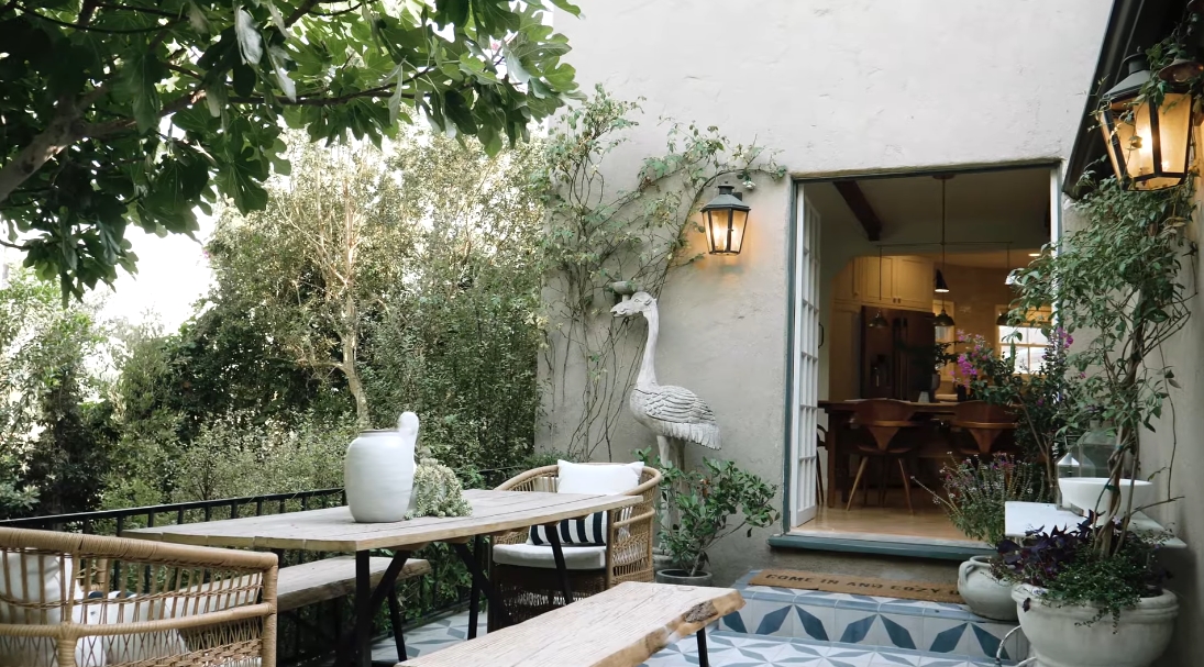 35 Interior Design Photos vs. 3438 Waverly Dr, Los Angeles Luxury Home Tour
