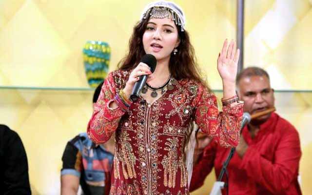Pakistani singer Robi Pirzada's intimate moment video goes viral পাকিস্তানি গায়িকা রবি পীরজাদার অন্তরঙ্গ মুহূর্তের ভিডিও ভাইরাল