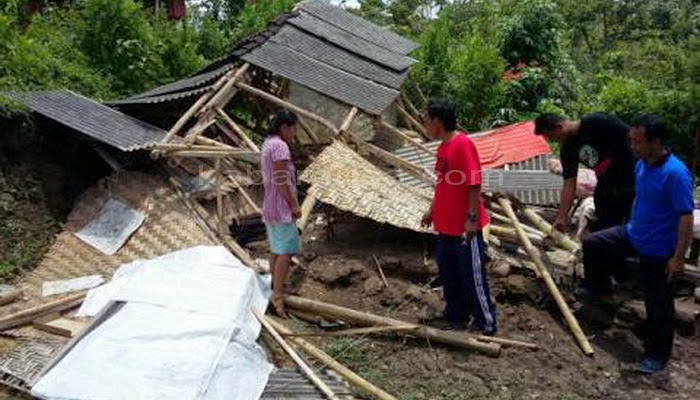 Diterjang Angin Kencang, Rumah KK Miskin Hancur