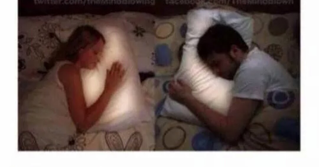 Long Distance Pillow Lights Up When The Other Person Is Sleeping