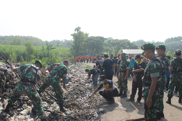 Begini Cara Kodim Sragen, Peringati Hari Peduli Sampah Nasional Begini Cara Kodim Sragen, Peringati Hari Peduli Sampah Nasional