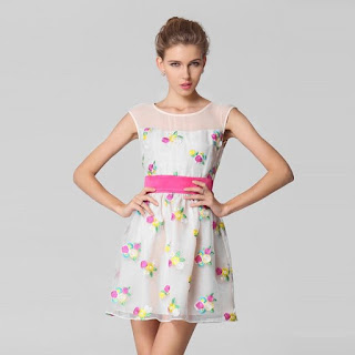 dress cantik motif bunga gaya masa kini