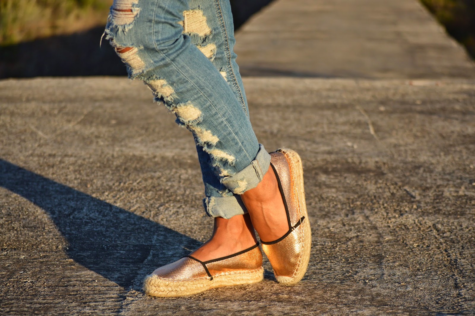 STREET STYLE INSPIRATION; ESPADRILLES TIME.