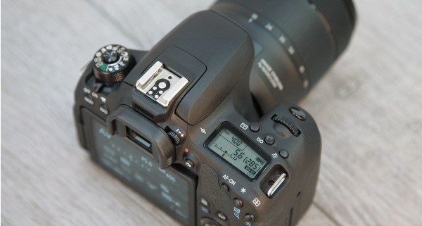 desain untuk canon eos 77d