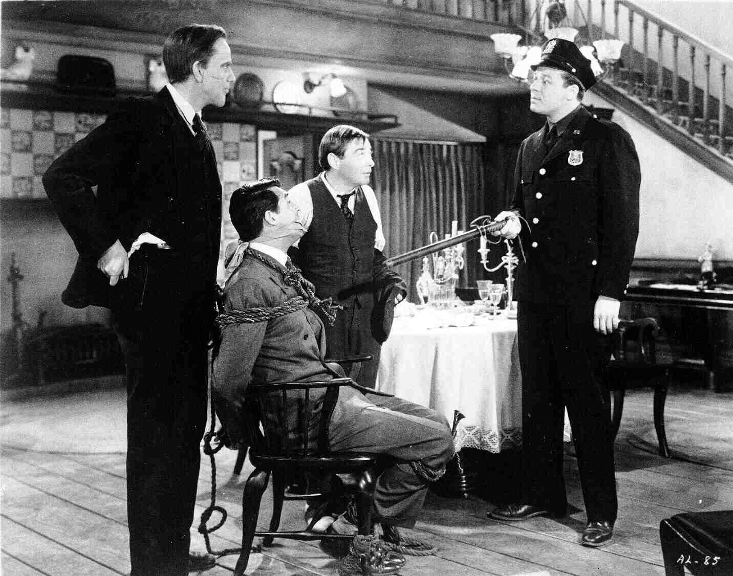 мышьяк и старое кружево