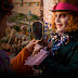 "Alice Através do Espelho" corre contra o tempo em novo trailer.