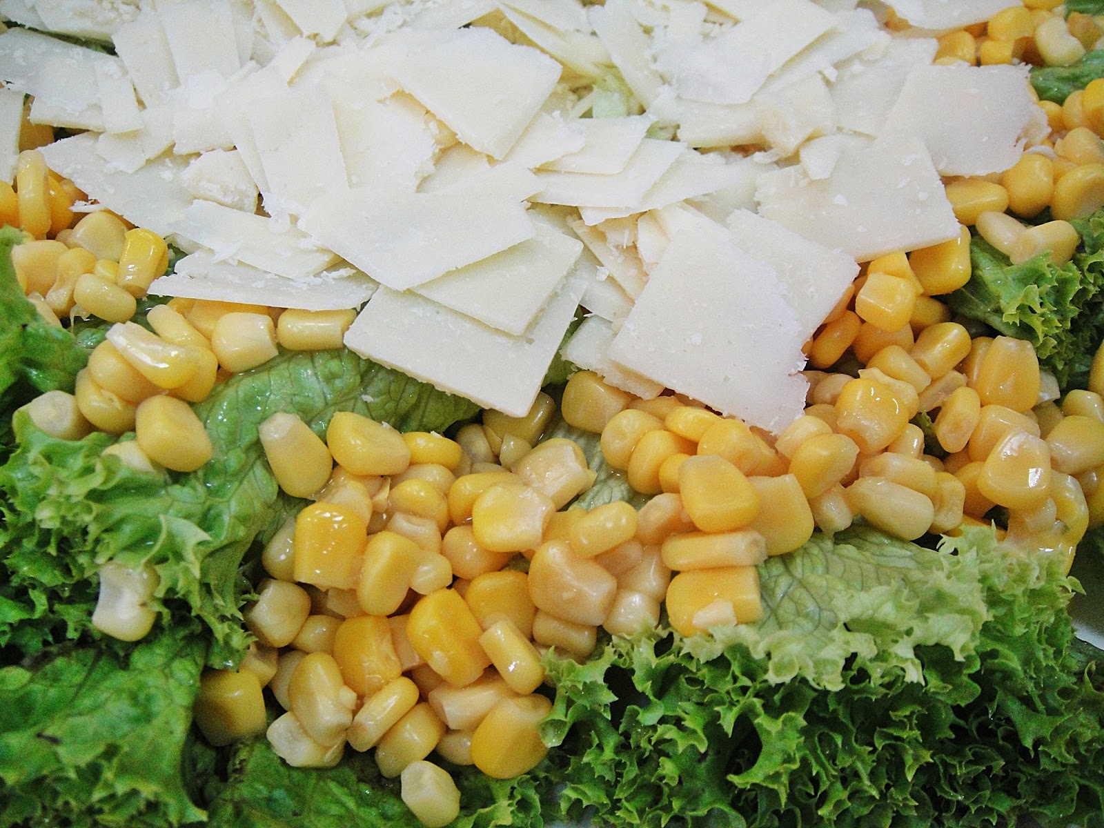 Maryam's Culinary Wonders 1010. Zaatar Caesar Salad