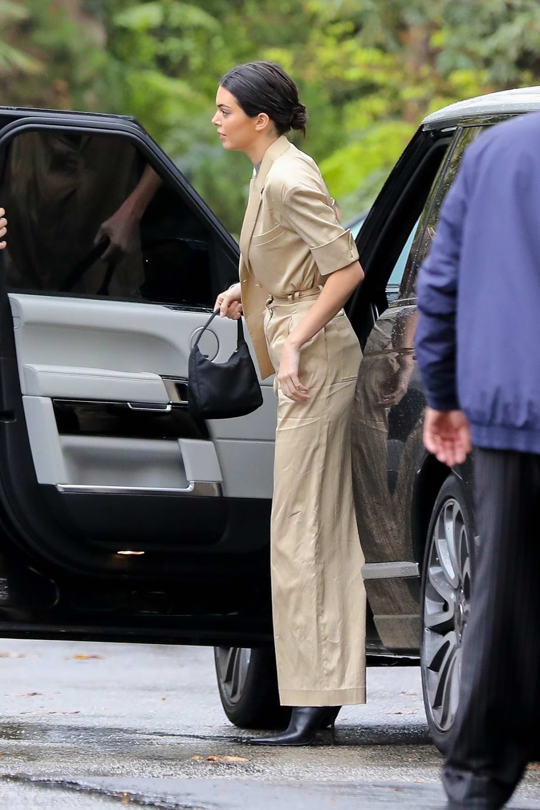 Kendall Jenner arrives at Khloe Kardashians baby shower : International