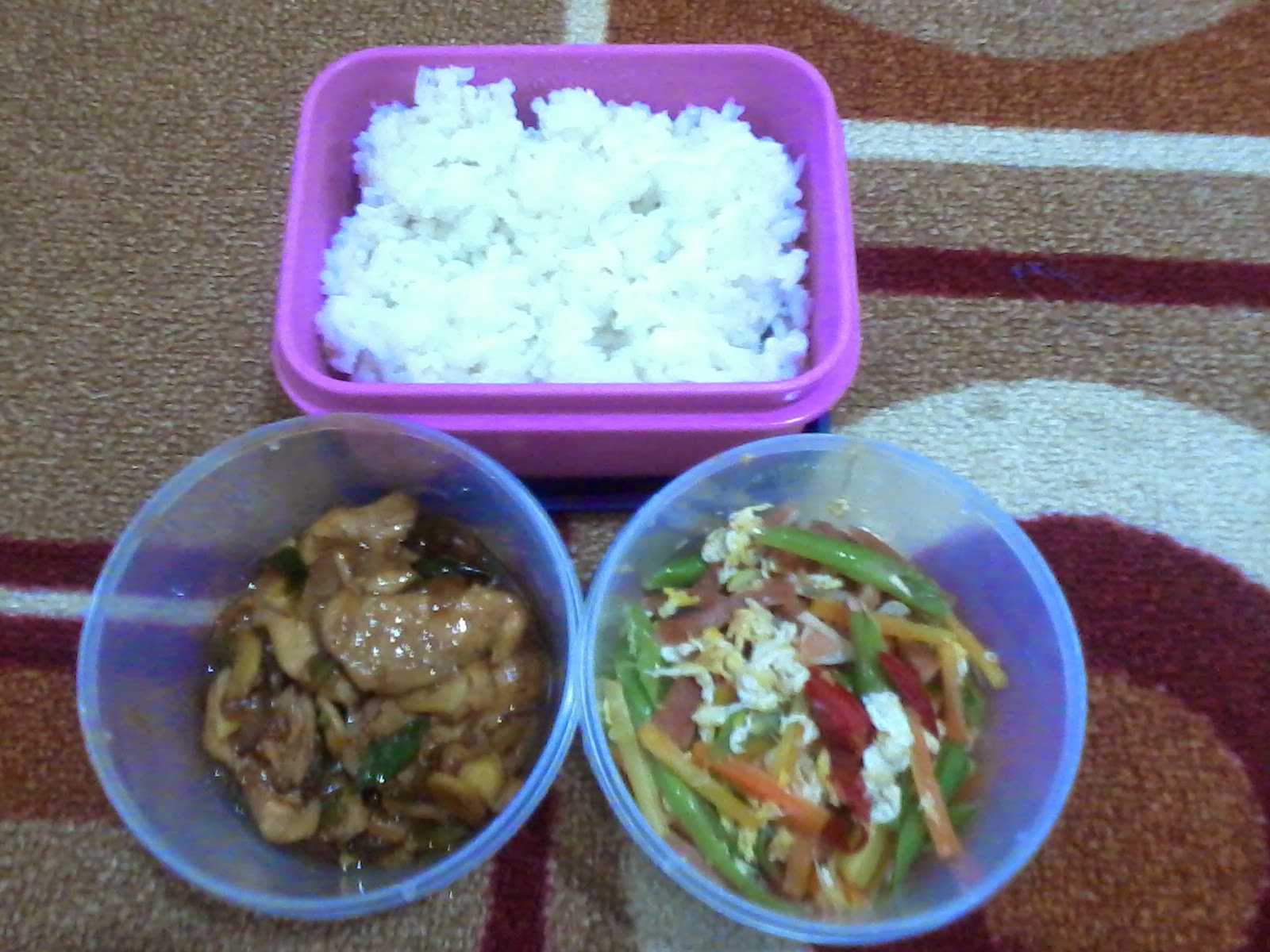Menu Bekal Mudah dan Praktis> Ayam teriyaki dan orak Menu Bekal Mudah dan Praktis> Ayam teriyaki dan orak