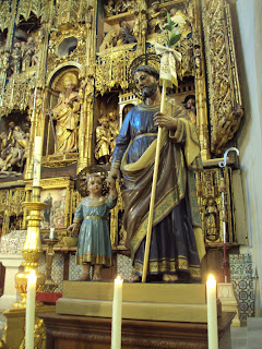 Imagen de San José y el niño en el altar mayor de la Iglesia de San Pablo