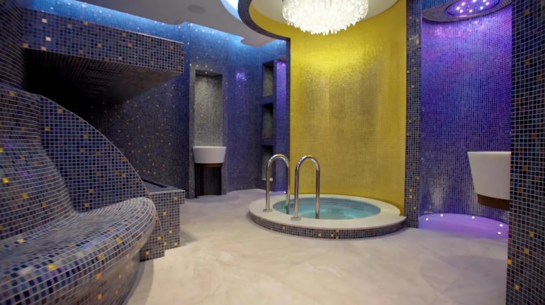 32 Interior Design Photos vs. UK's Most Expensive Home Tour