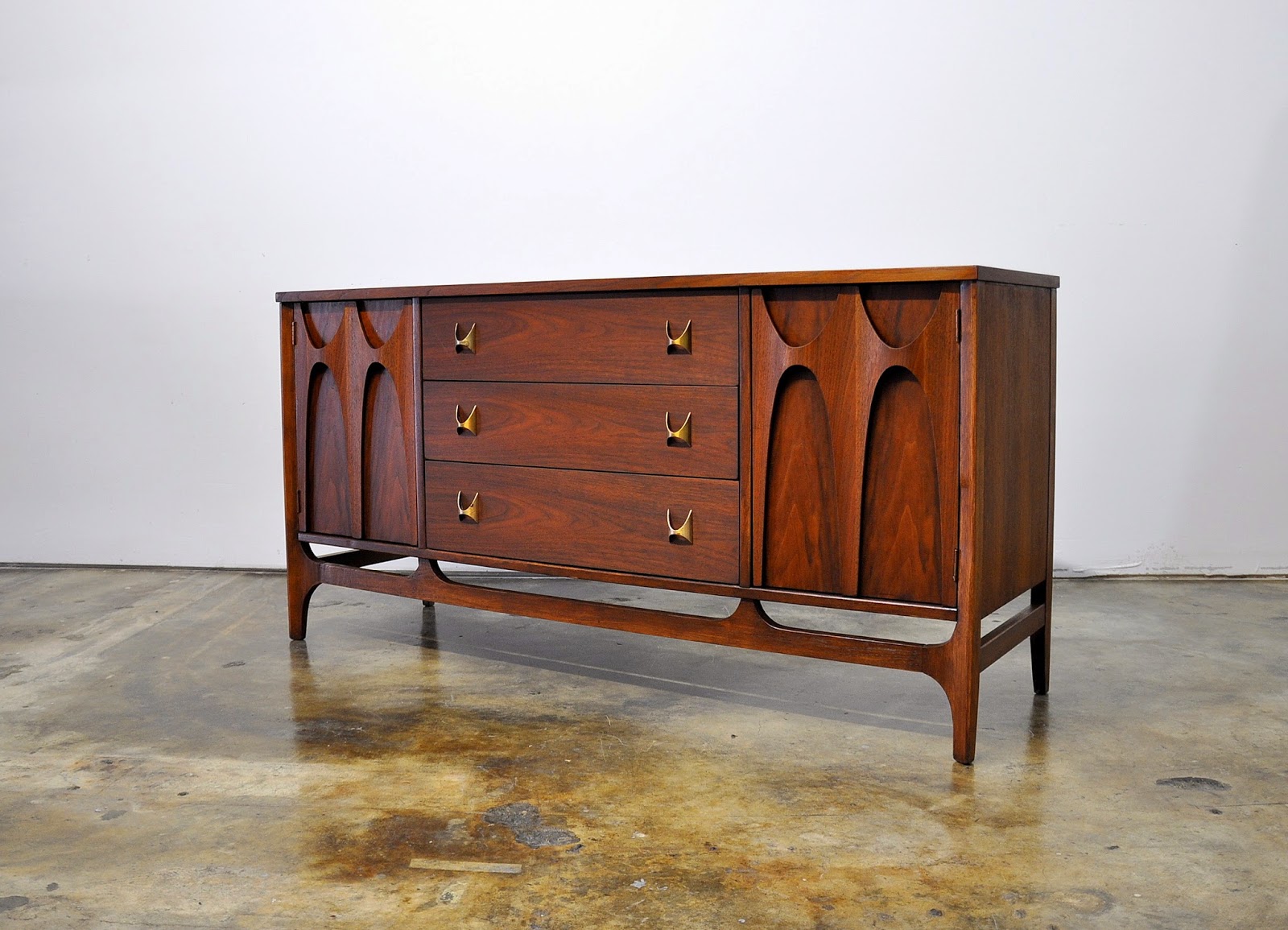 SELECT MODERN Broyhill Brasilia Credenza, Buffet, Sideboard, Bar or Media Console