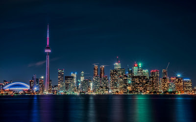Ciudad de Ontario, Canadá durante la noche.