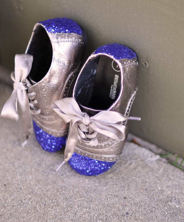 glitter shoes, glitter cap toe shoes DIY