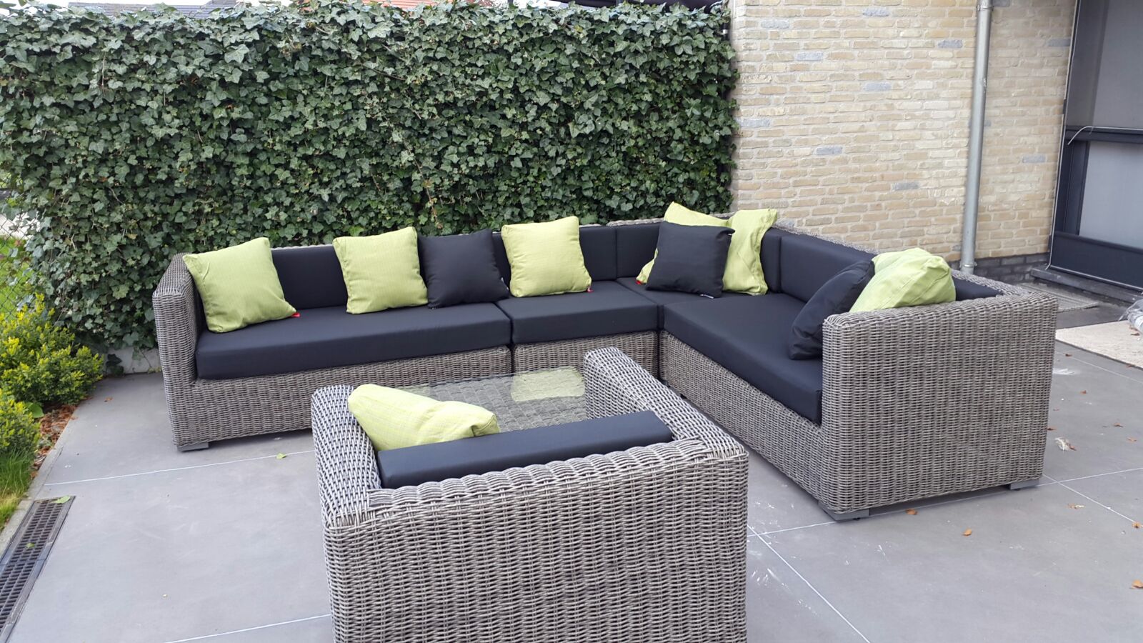 Arbrini design tuinmeubelen: april 2016 Lounge groen wit grijs