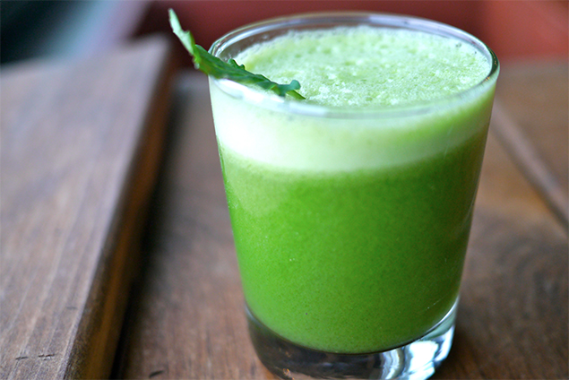 Receita de suco verde com laranja