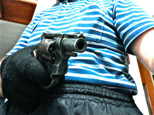 Resultado de imagen para MALANDRO CON UN REVOLVER