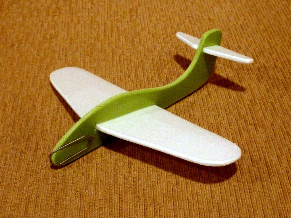 Colorices: Aeromodelos com bandejas de isopor