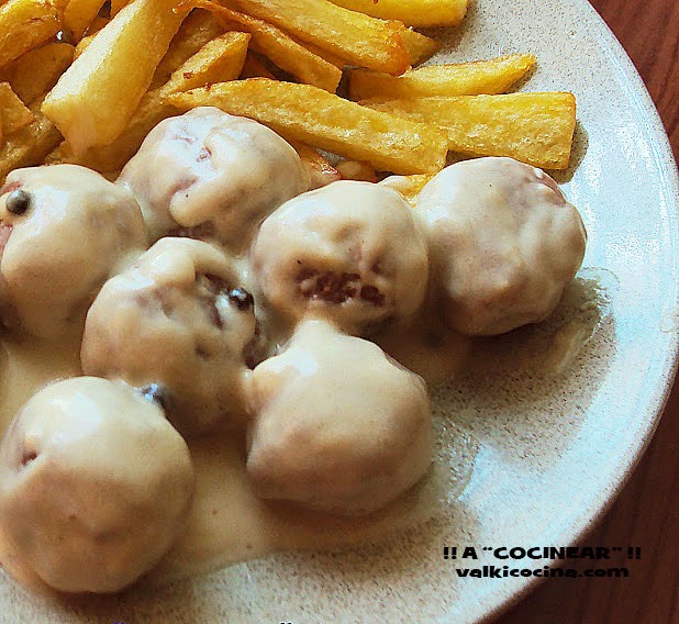 Albóndigas a la pimienta verde