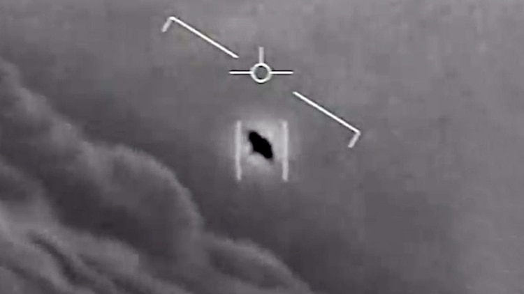OVNI y un cazabombardero F-A 18