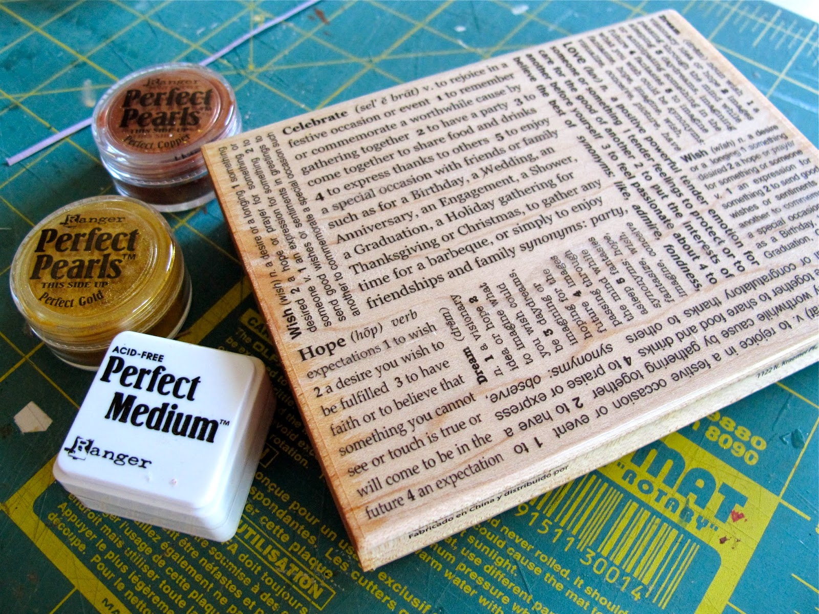 BluKatKraft DIY Decoupage Gold Embossed Wood Disc Earrings